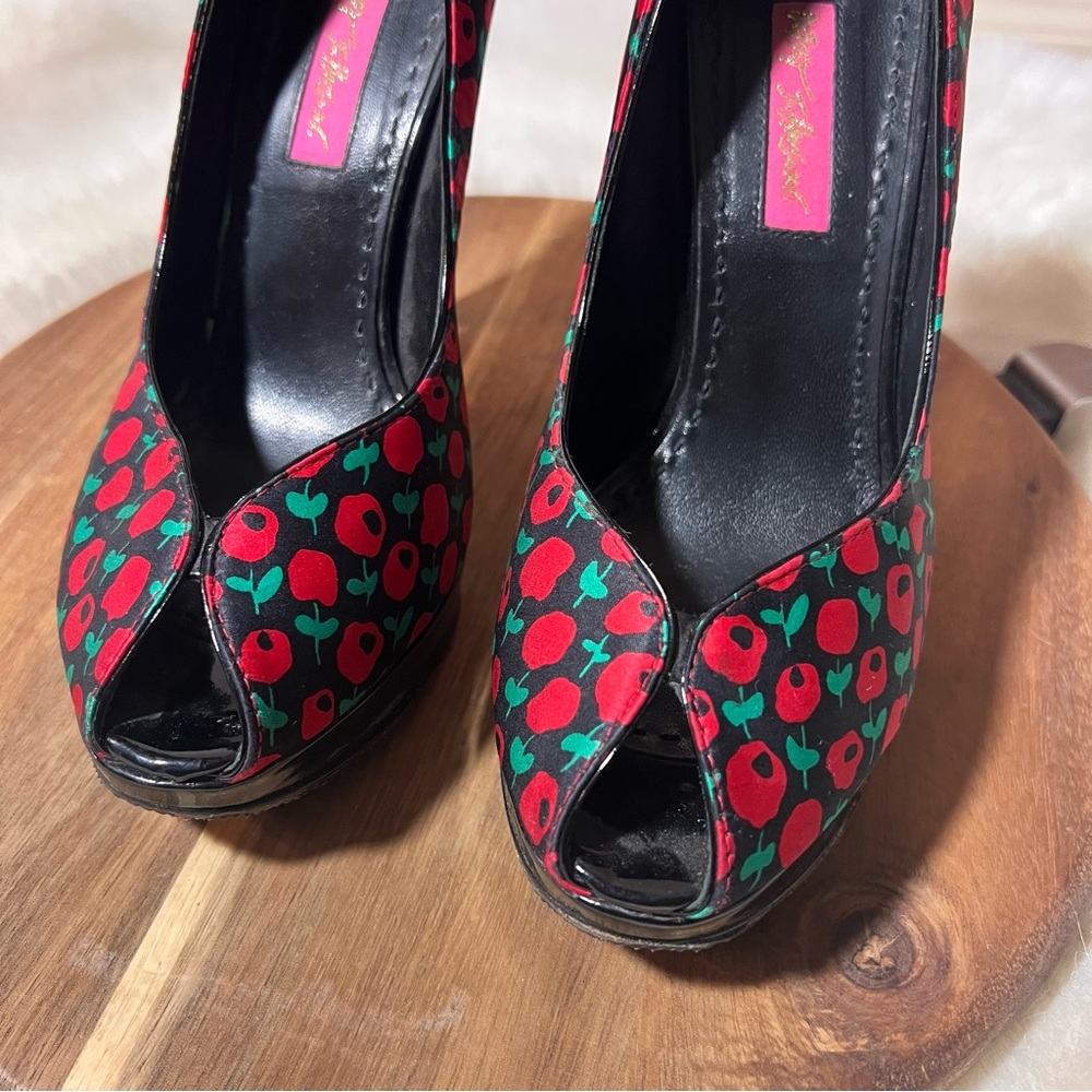 Betsey Johnson Rockabilly Stylish Red and Green Peep-Toe Heels Size 6 - Picture 7 of 12